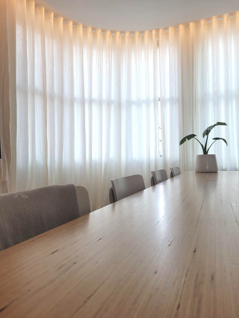 Hoe verbeter ik de akoestiek in een&nbsp;ruimte?